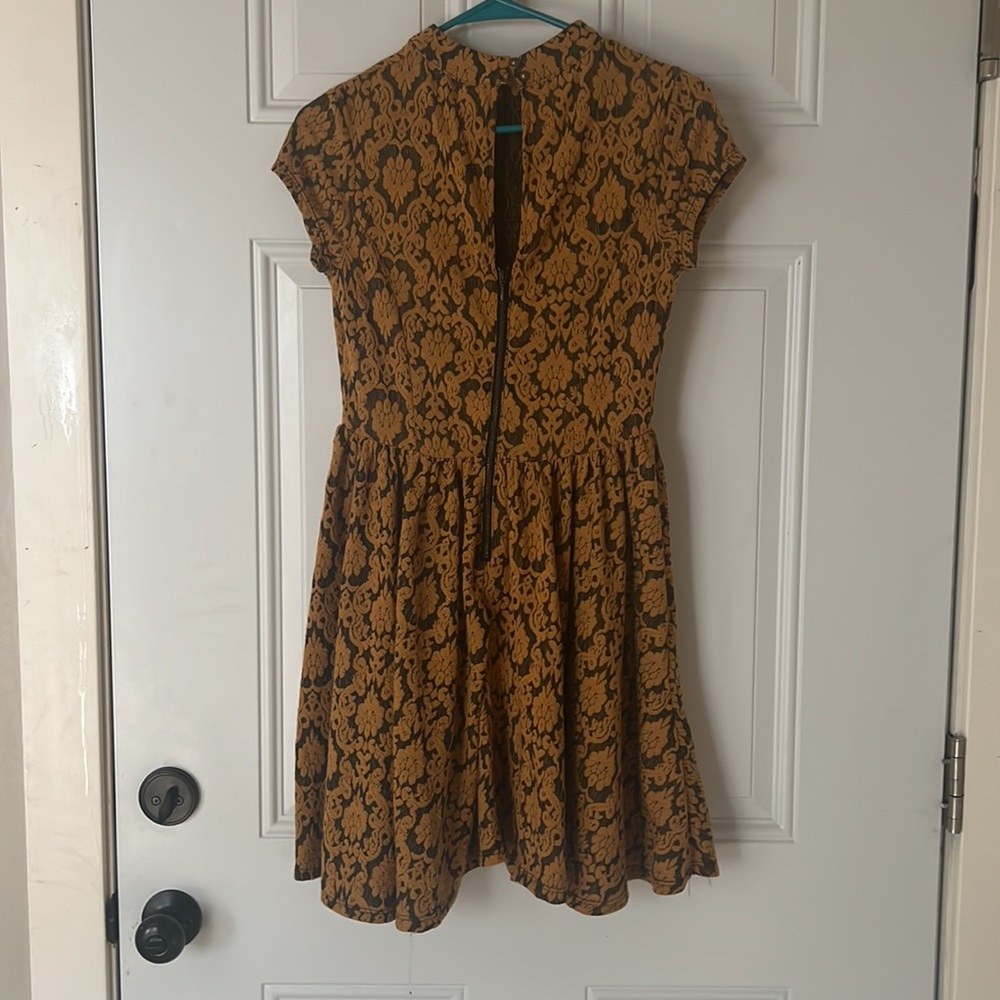 Dress - Picture 2 of 2